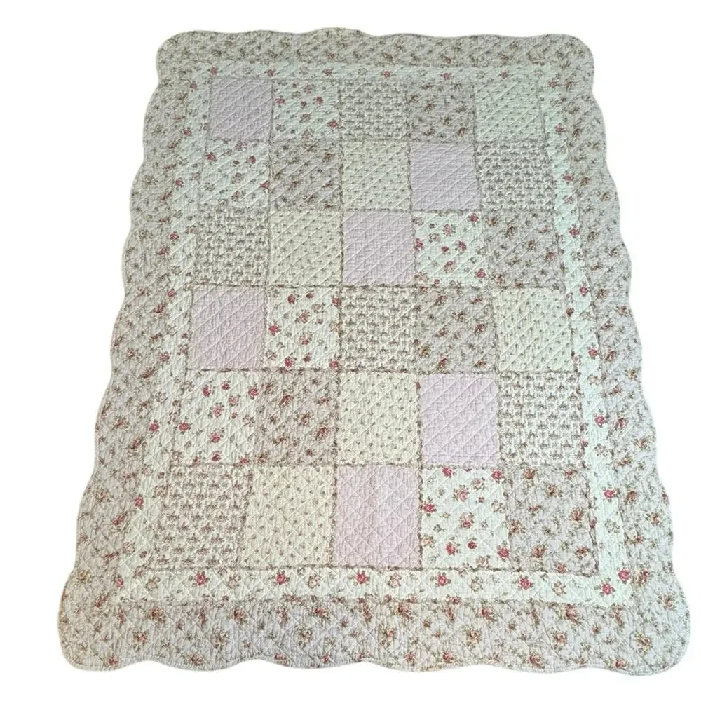 VTG Shabby Chic Pink Floral Antique Rose Patchwork Quilt Blanket Twin Scalloped